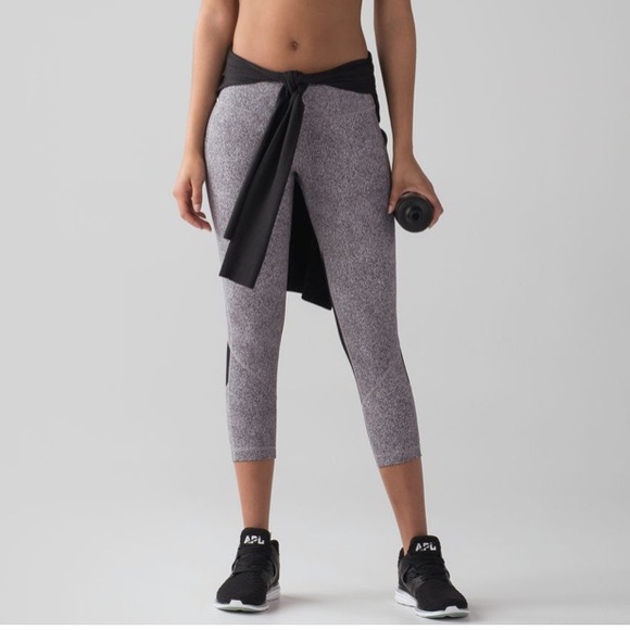 LuLuLemon Pace Rival Crop Leggings 22” - Picture 5 of 15